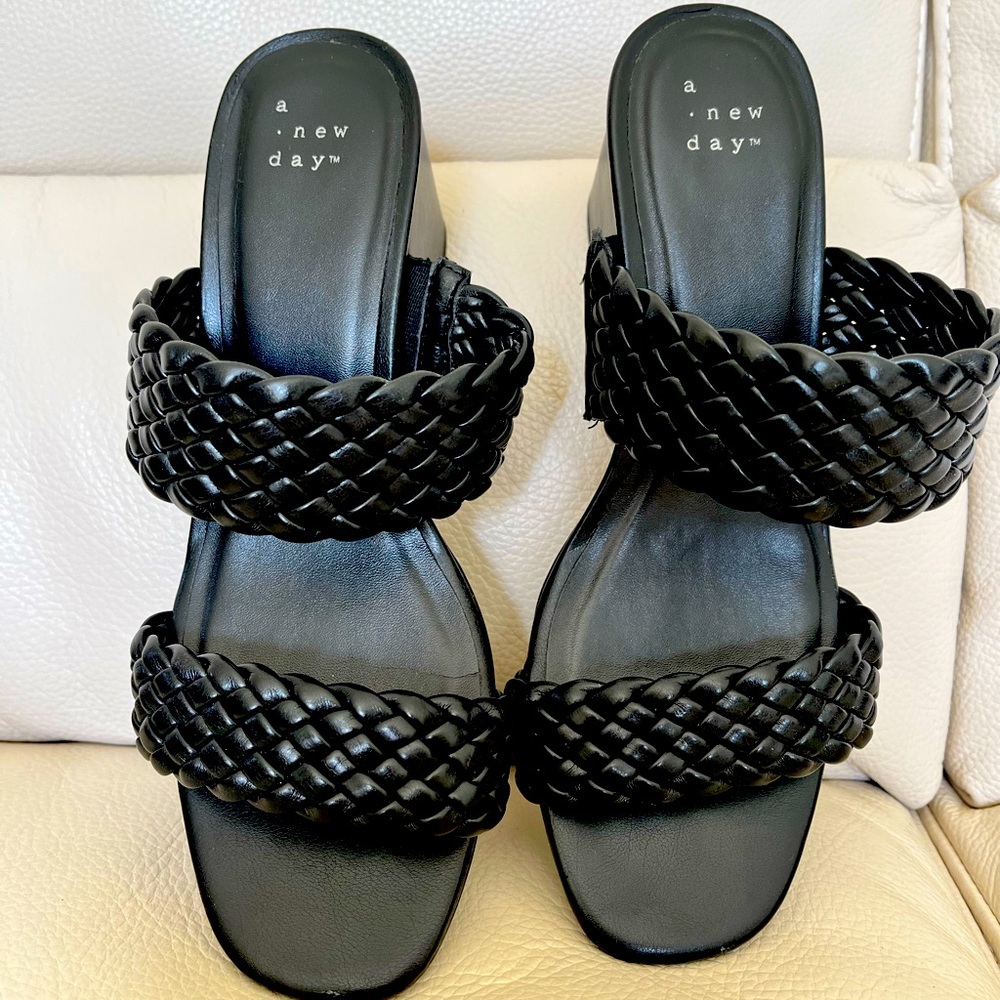 TARGET  🎯 A New Day 2 strap sandals 👡, Woman’s Size 7 , gently worn, PFSF home